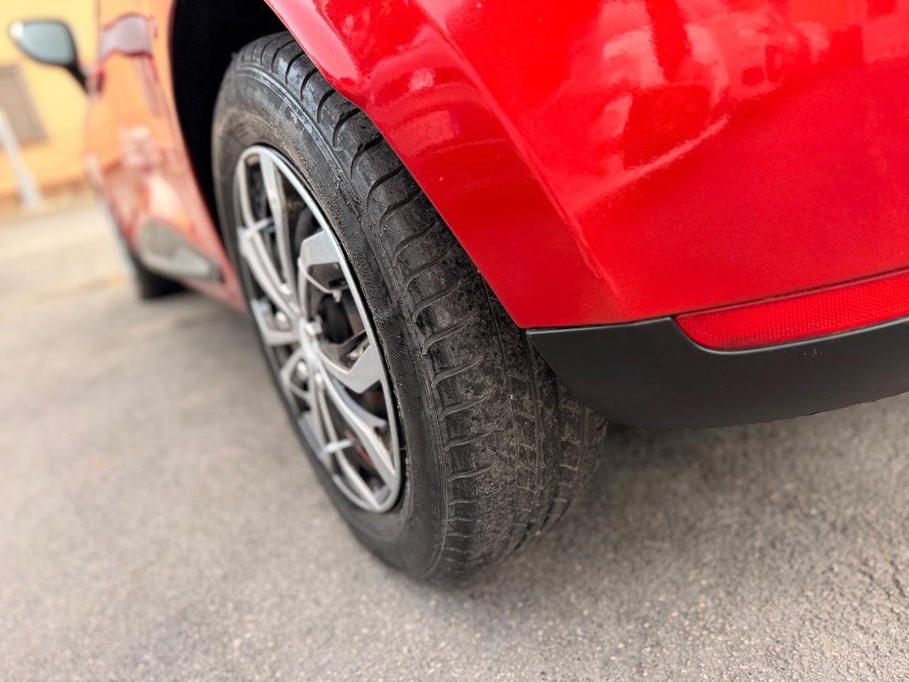 Renault Clio 1.2 75CV 5 porte Costume National 2014 100.000 km