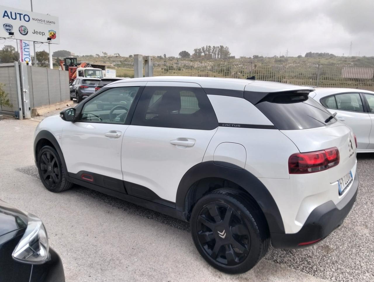 Citroen C4 Cactus BlueHDi 100 S&S Shine Pack