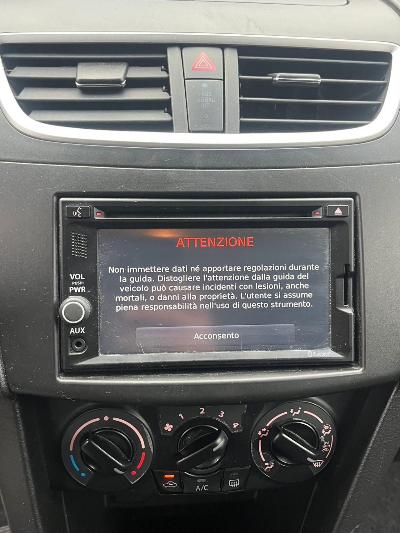 Suzuki Swift 1.2 Benzina - Neopatentati