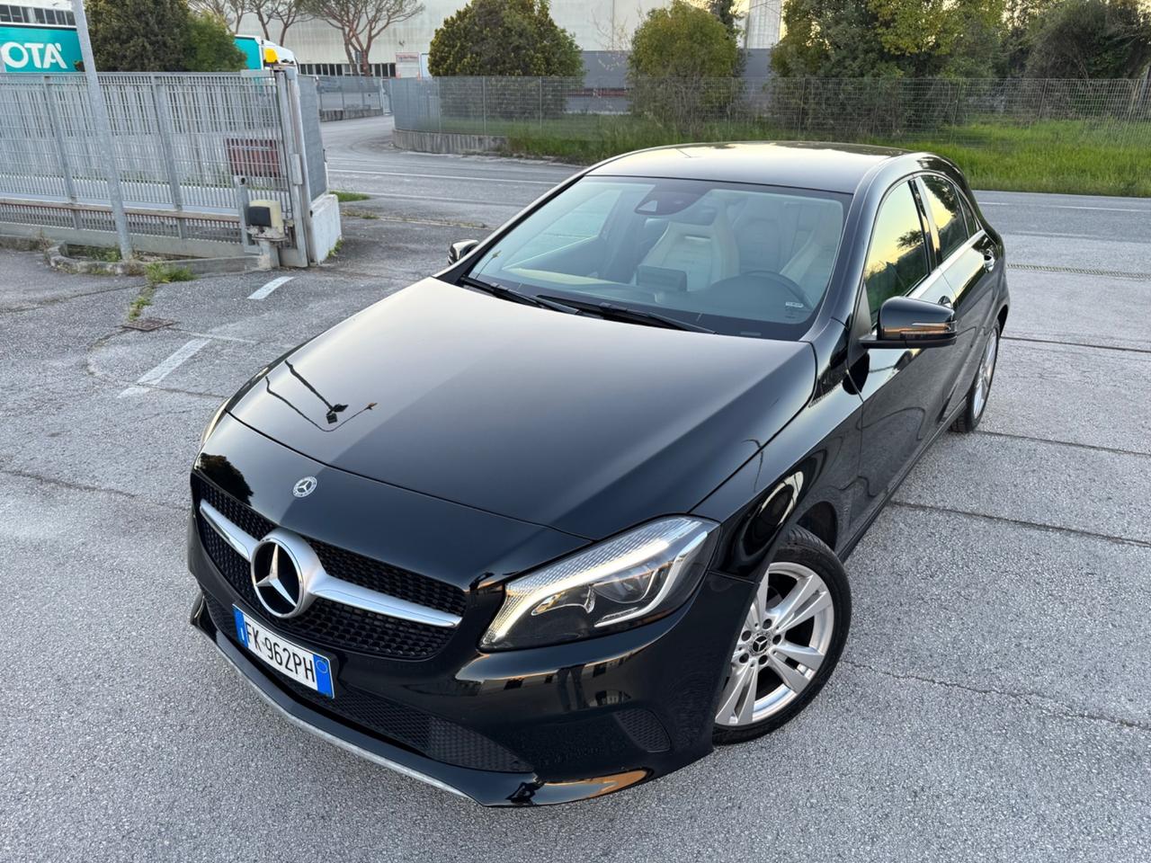 MERCEDES Classe A180 d Sport - Led Navi 17