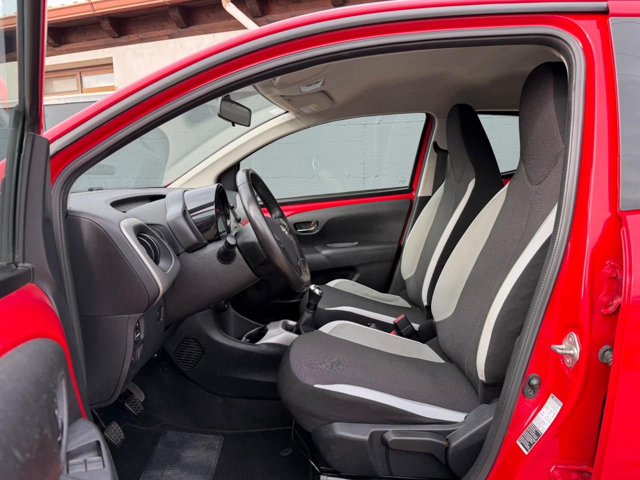 Toyota Aygo 1.0 69 CV 5 porte x-play - 2017