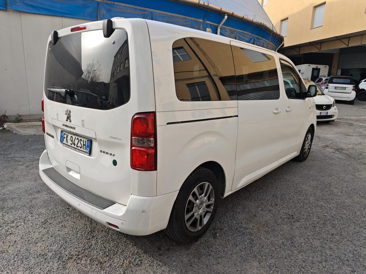 Peugeot Traveler- Pulmino 9 posti-2017