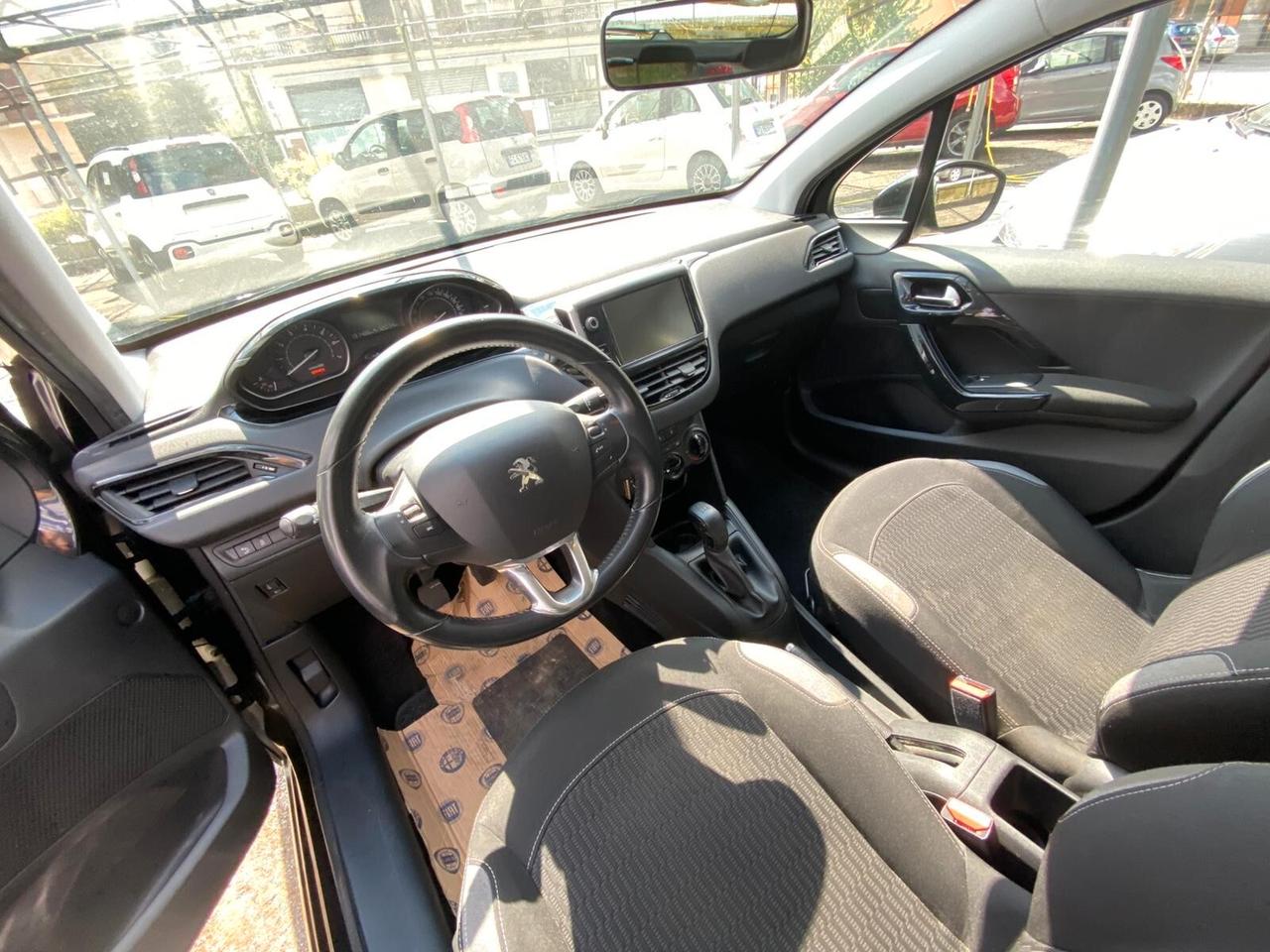 Peugeot 208 PureTech 82 5 porte Allure