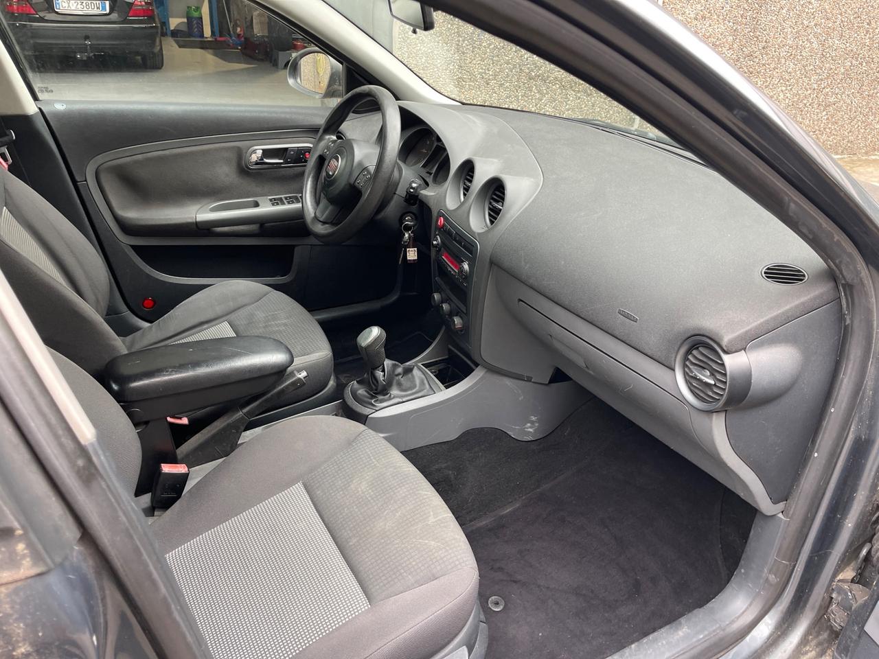 SEAT IBIZA DUAL 1.4 BENZINA-GPL EURO4 85CV NEOPATENTATI