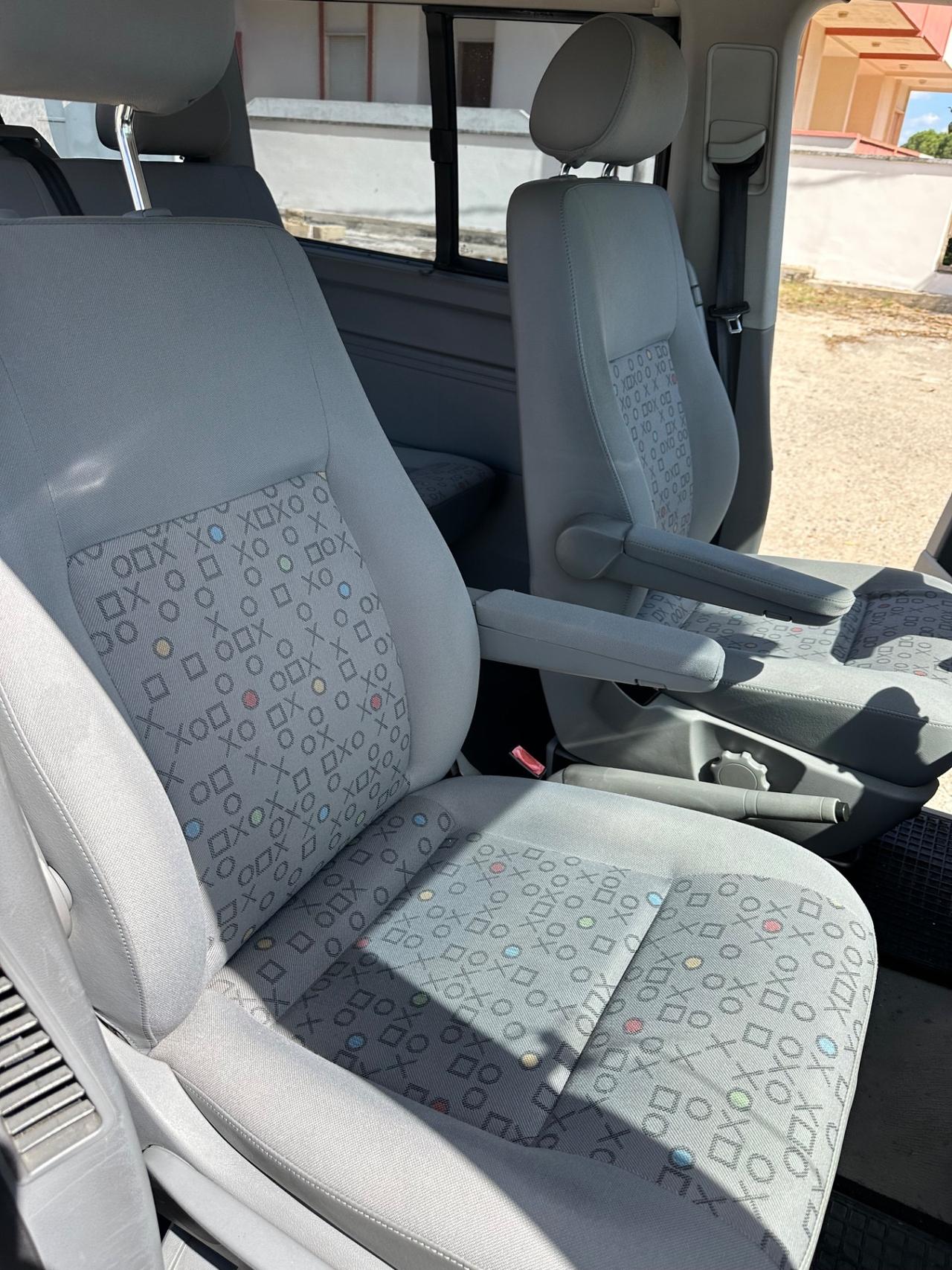 Volkswagen T5 Caravelle 2.5 TDI 8 posti
