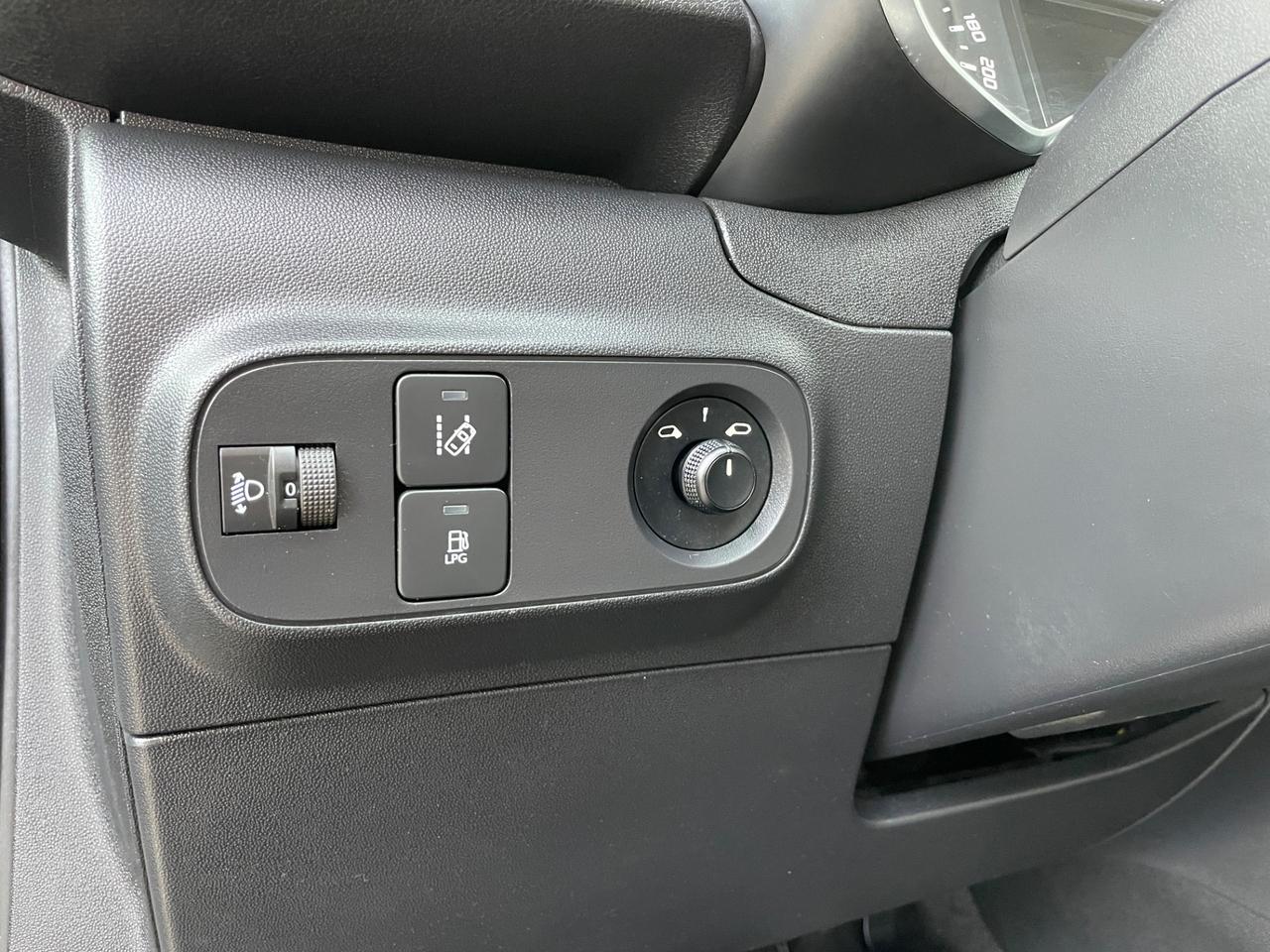 Citroen C3 PureTech 82 GPL Shine