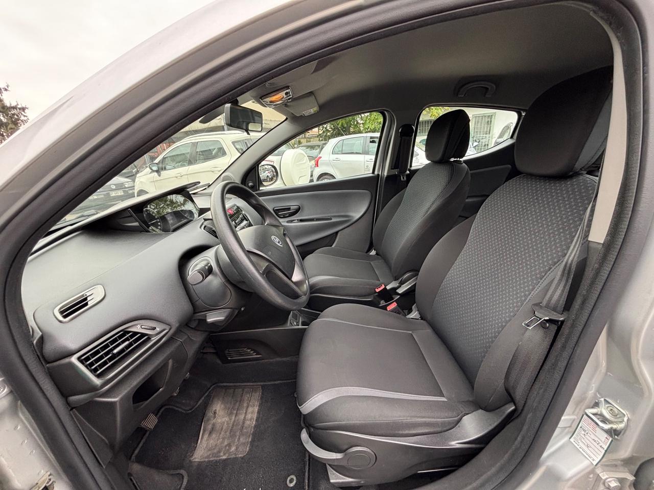 Lancia Ypsilon 1.2 69 CV 5 porte Opening Edition