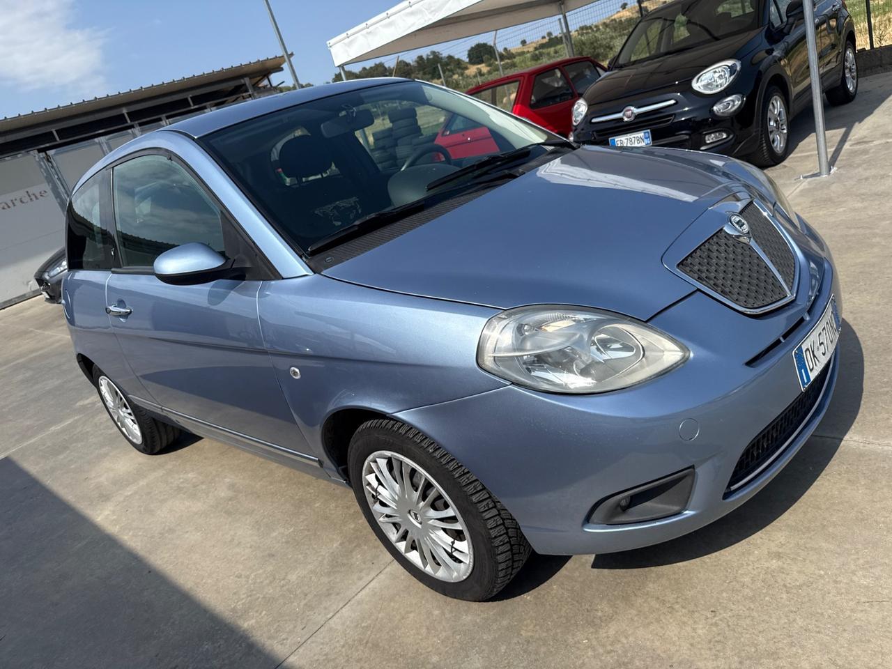 Lancia Ypsilon 1.3 MJT 90 CV Platino