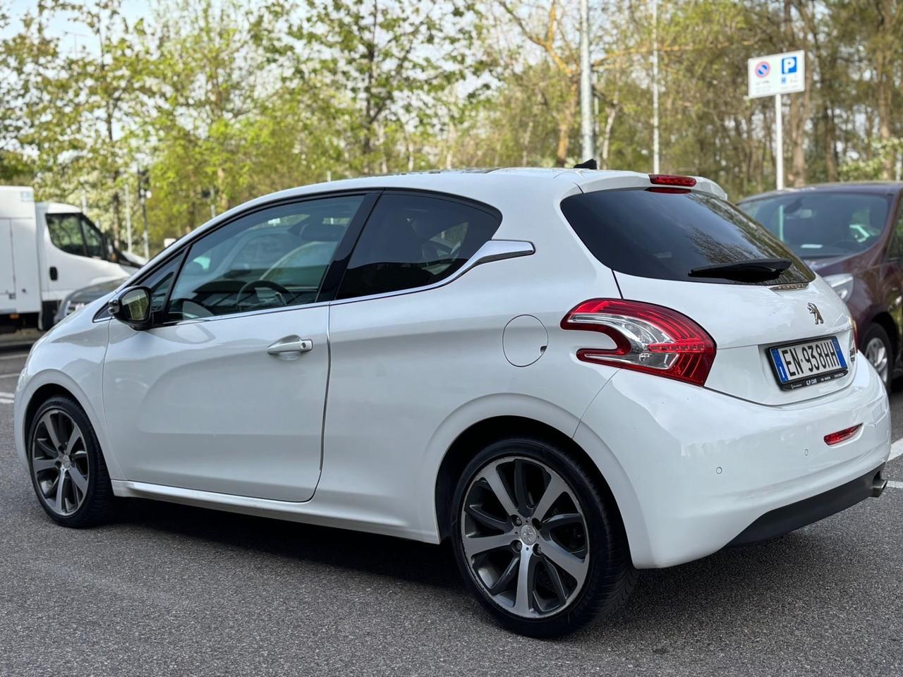 Peugeot 208 1.6 e-HDi 92 CV Stop&Start 3 porte Allure