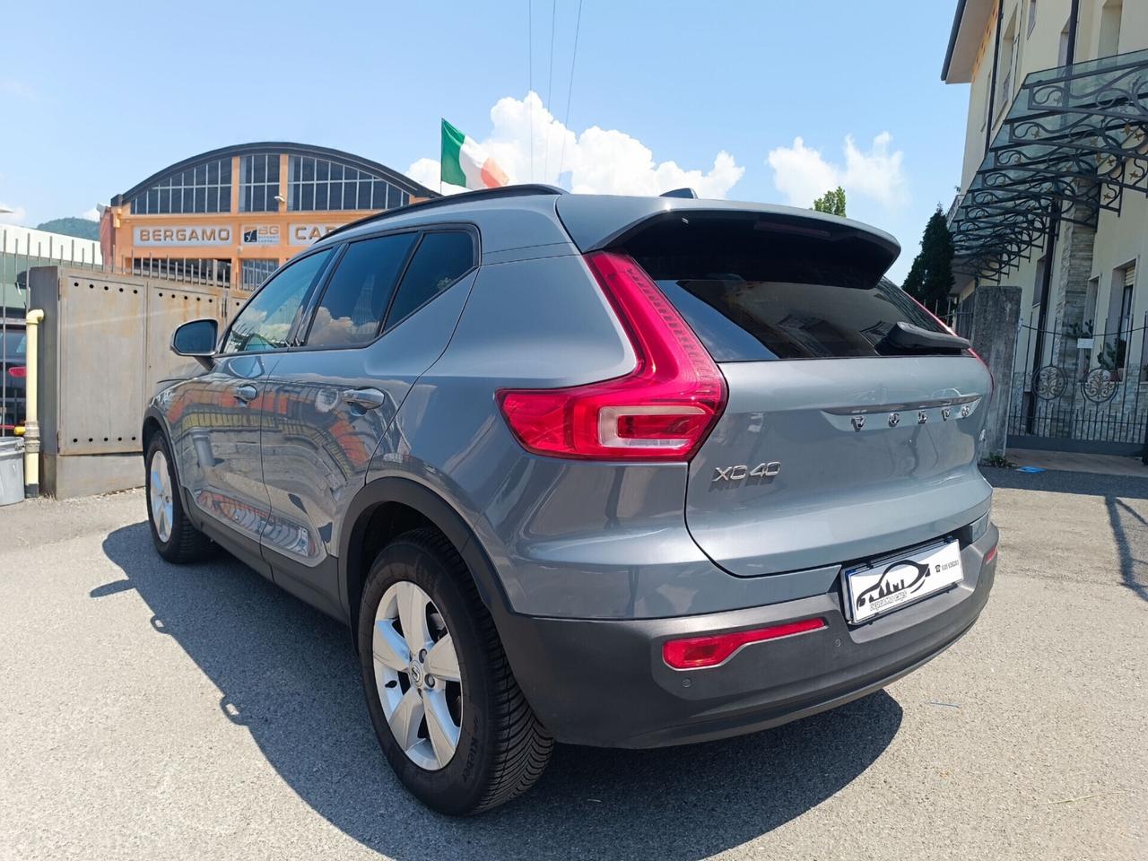 Volvo XC40 D3 Momentum Pro AUTOM. RETROCAMERA NAVI