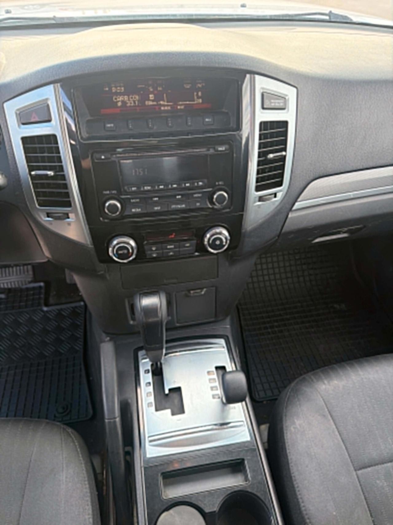 Mitsubishi Pajero 3.2 DI-D 16V aut. 3p. Intense DPF IVA ESPOSTA