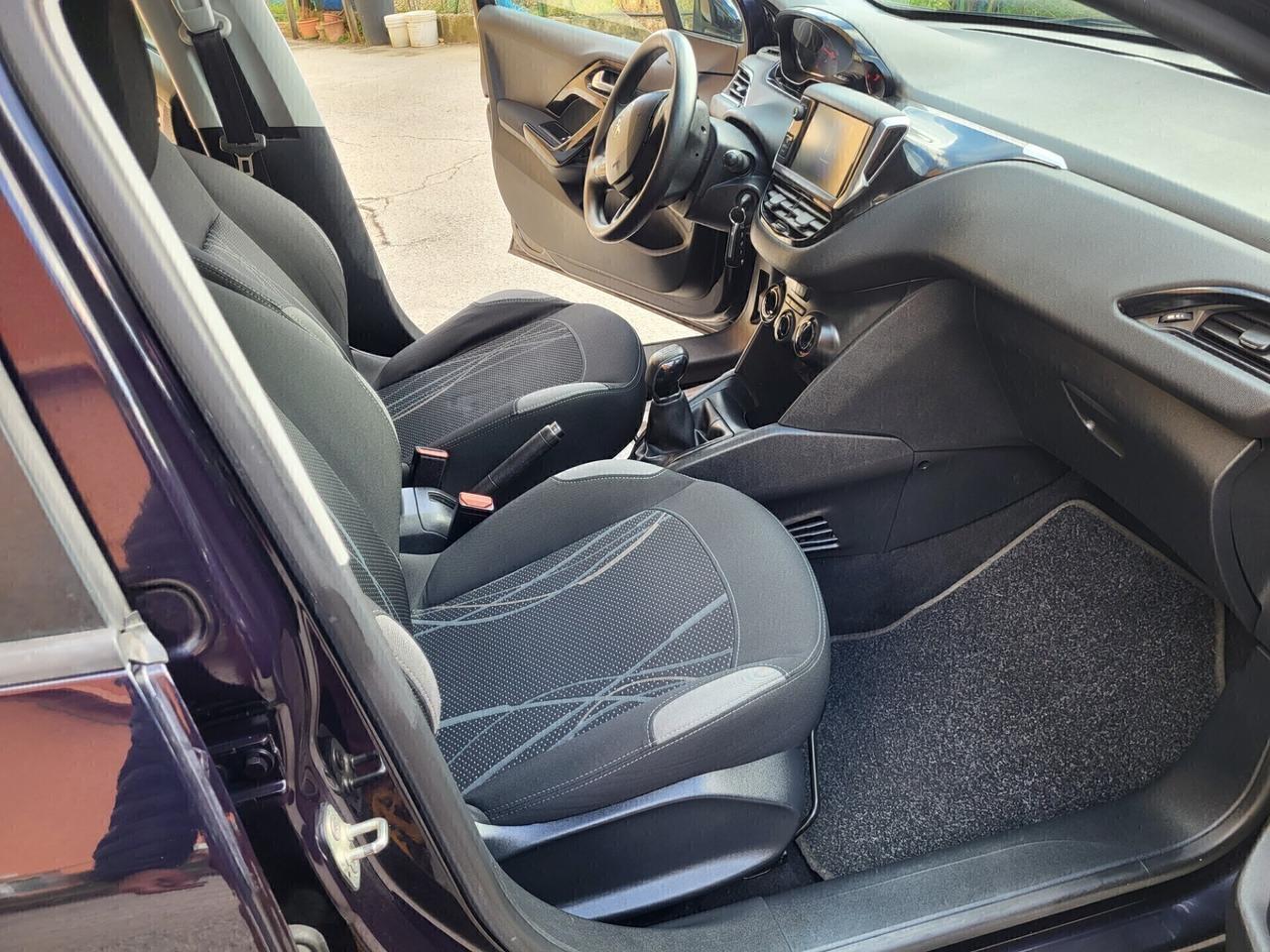 PEUGEOT 208 1,4 HDI-UNICA PROPRIETAR-4 REVISIONI