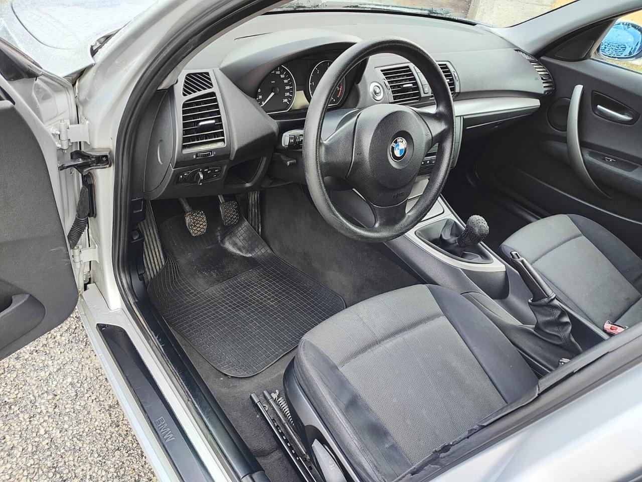 BMW SERIE 1 118D 5P Attiva