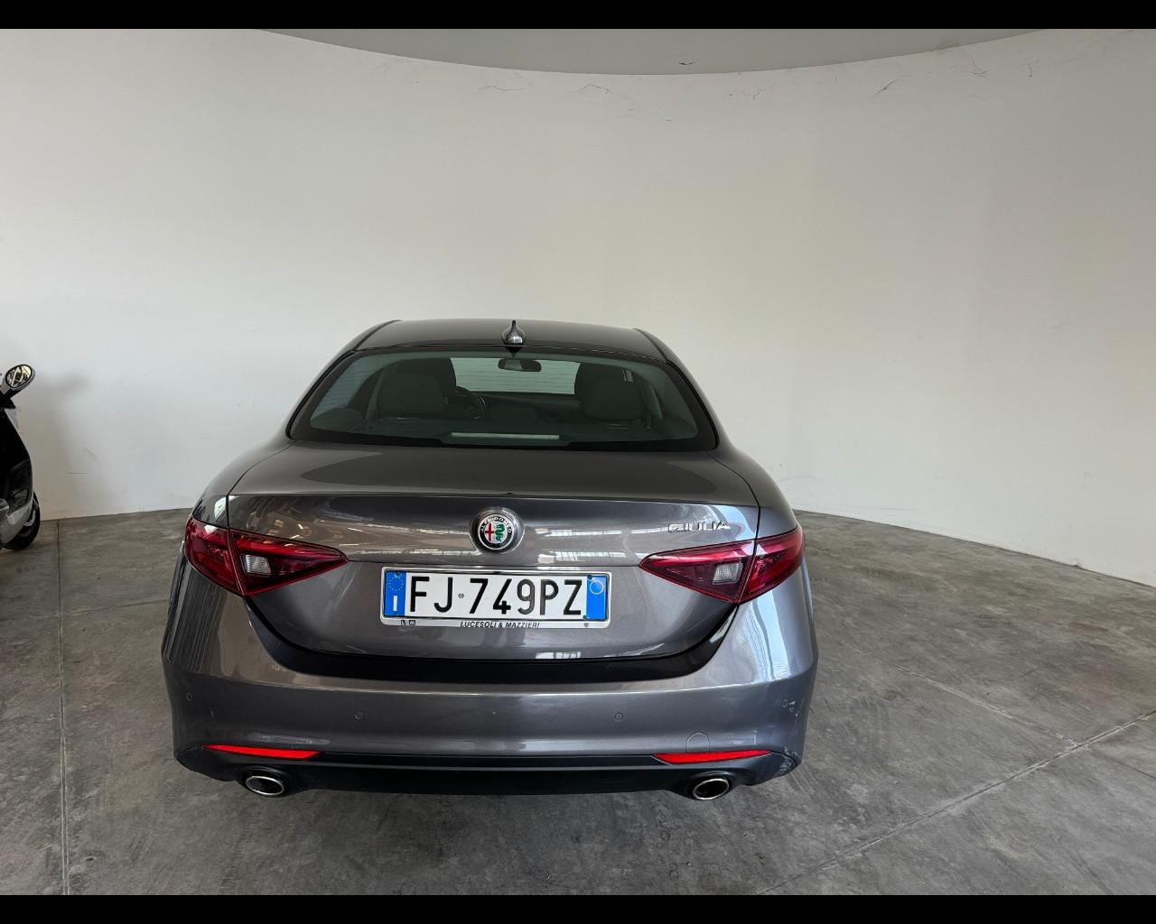 ALFA ROMEO Giulia (2016) - Giulia 2.2 Turbodiesel 180 CV AT8 Eco Busine