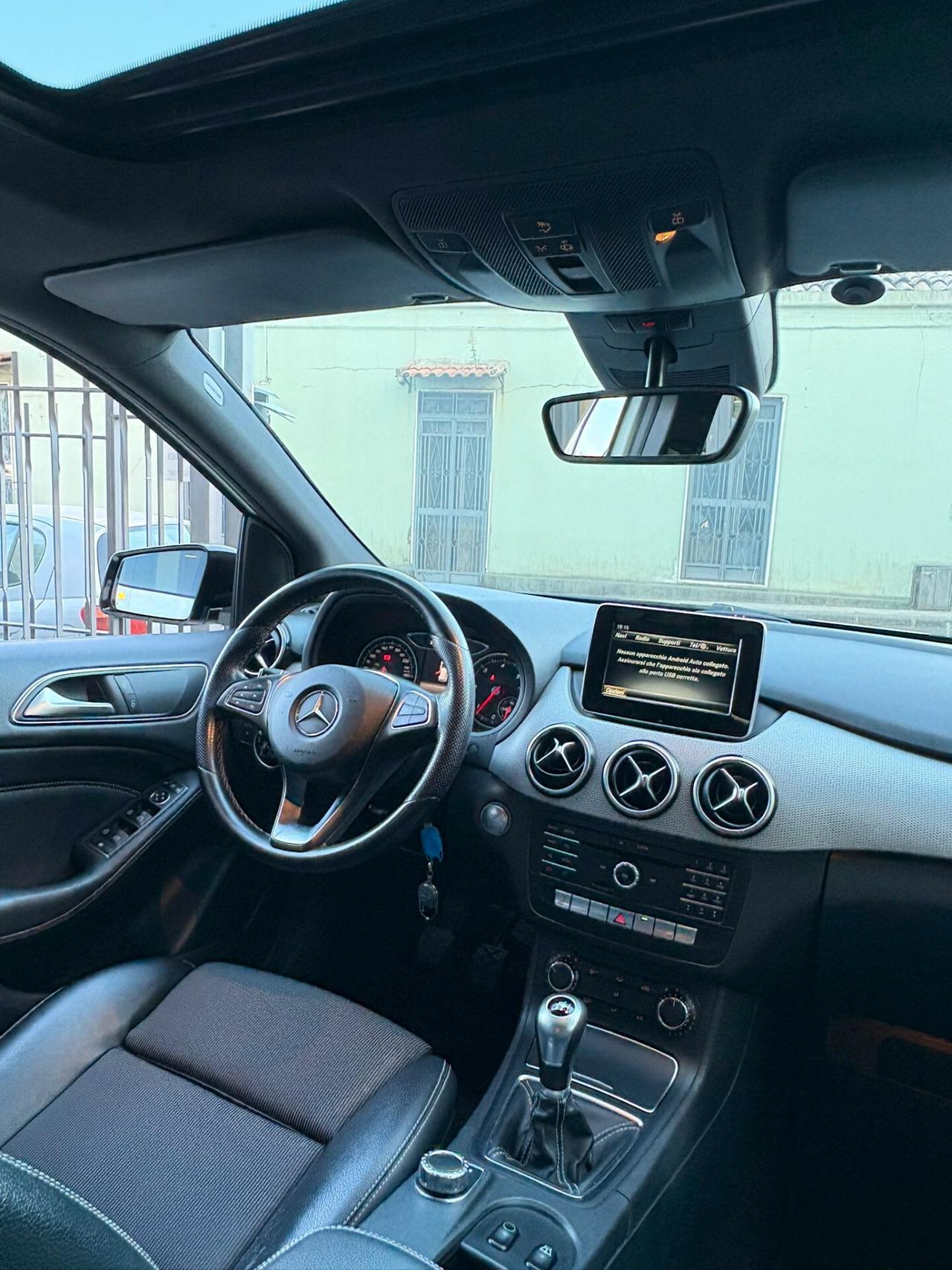 Mercedes-benz B 200 d Premium