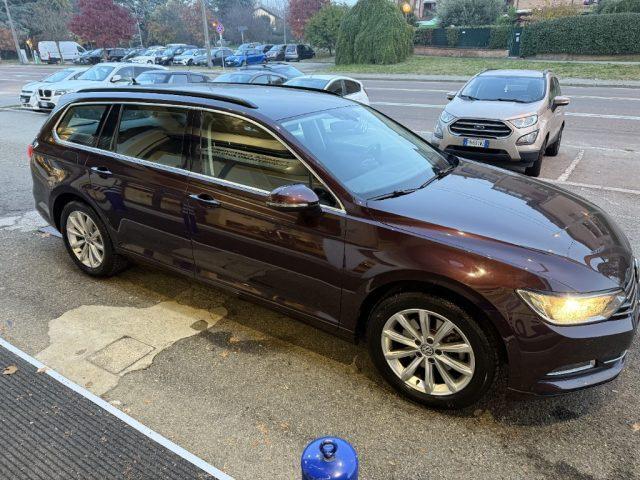 VOLKSWAGEN Passat Variant 1.6 TDI SCR DSG Business BMT HIGHLINE FULL