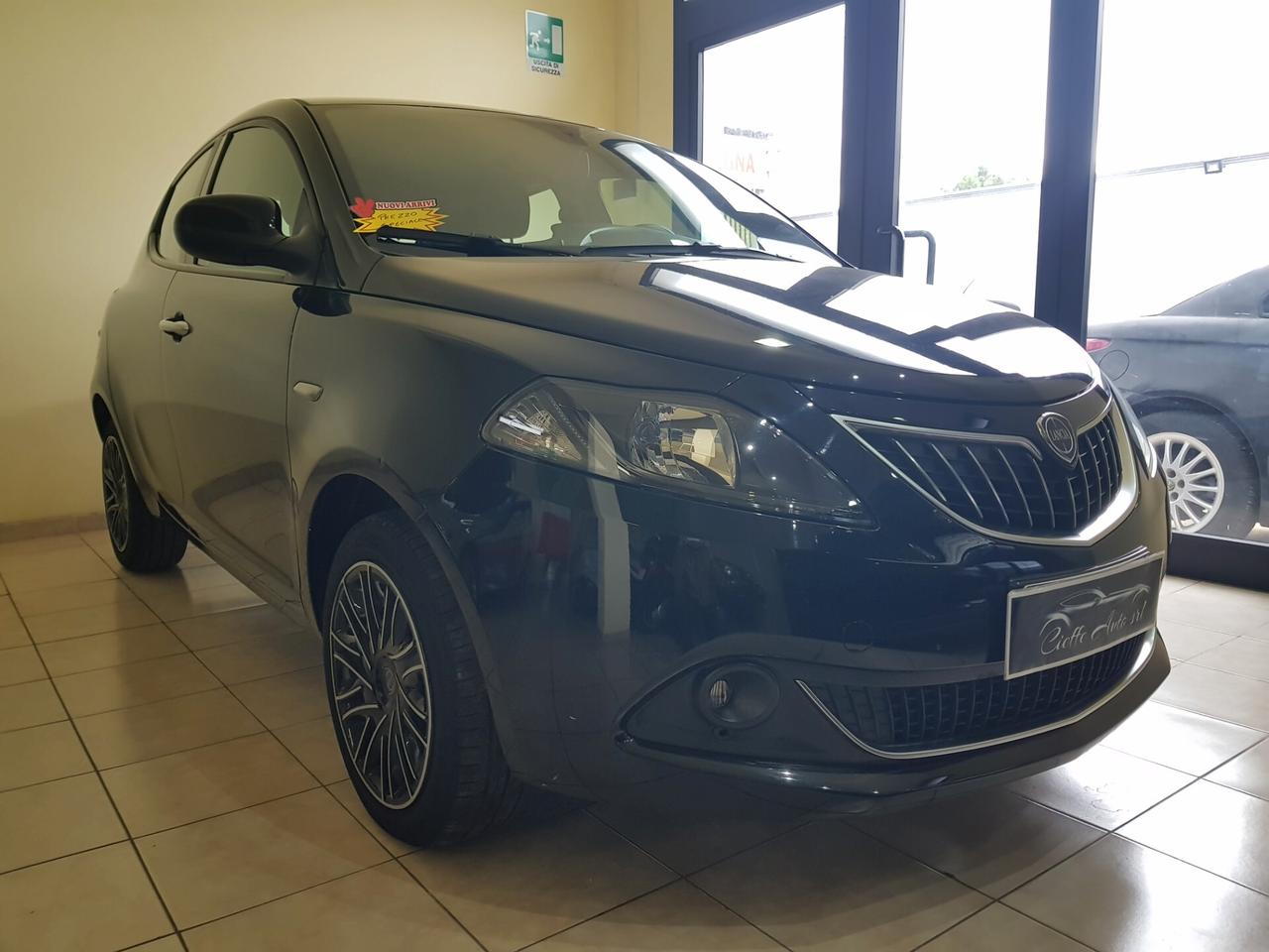 Lancia Ypsilon 1.0 FireFly 5 porte S&S Hybryd Gold