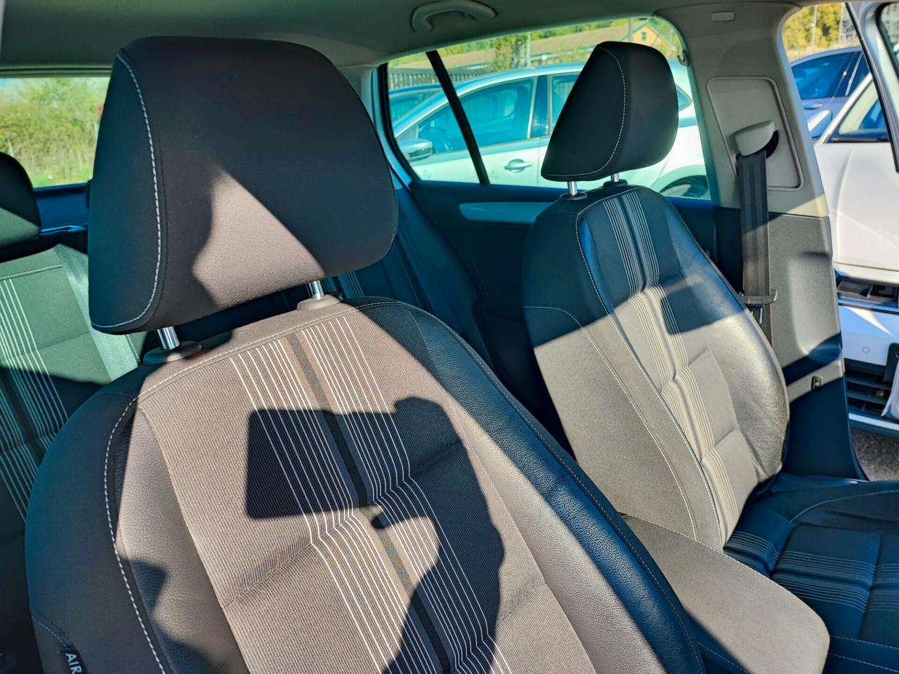 Volkswagen Golf Business 1.6 TDI 5p. Highline