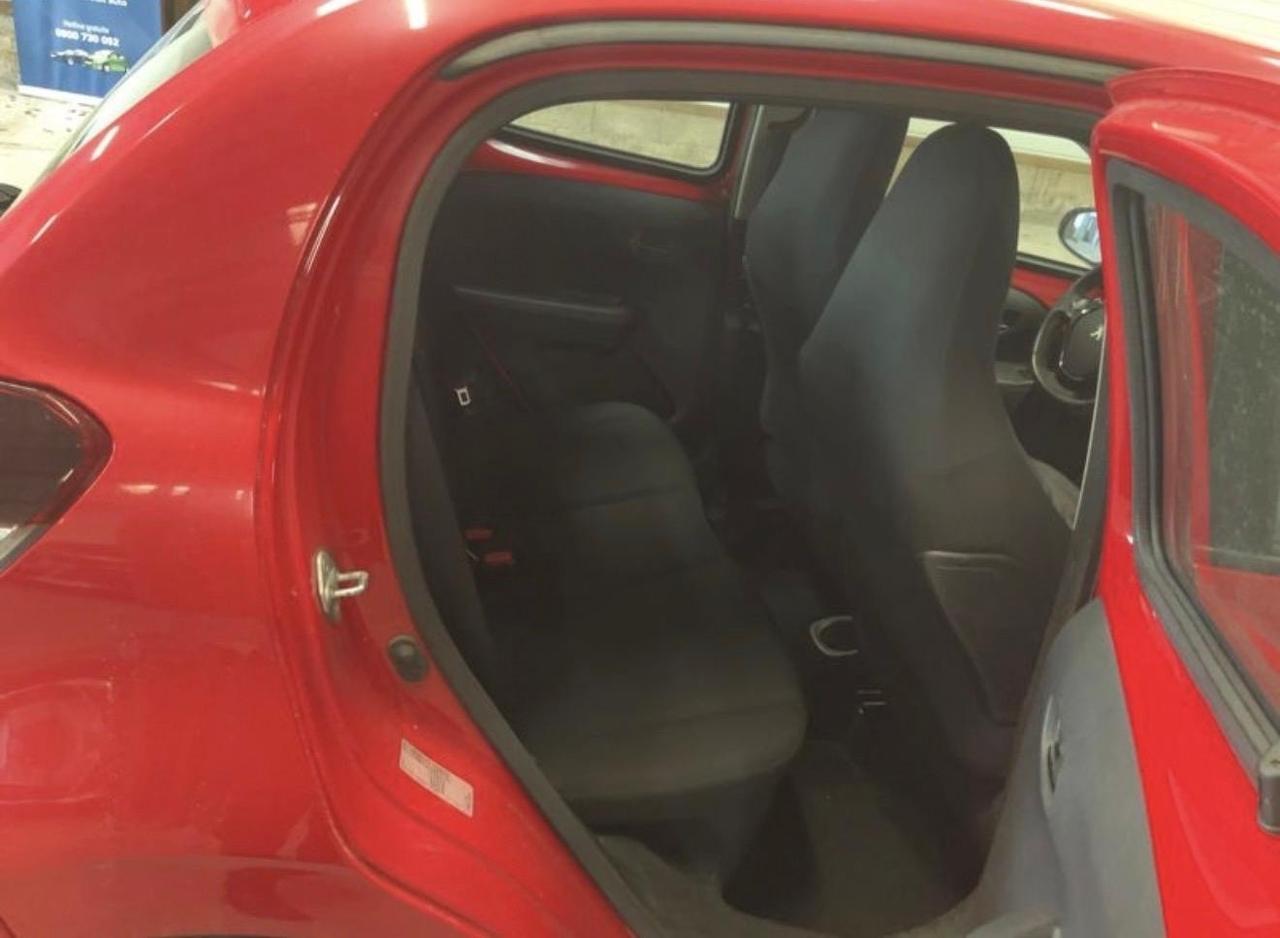 Peugeot 108 PureTech 82 5 porte Allure