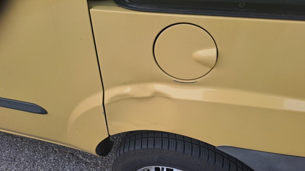 Fiat Doblo 1.9 d TETTO ALTO E DOPPIA PORTA LATERALE