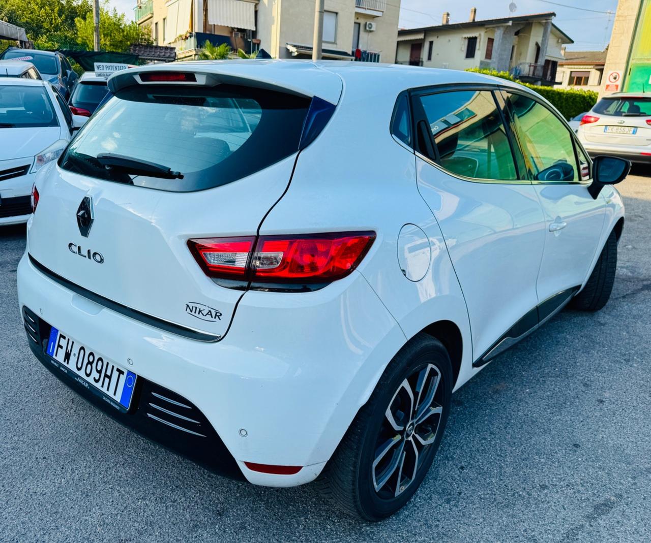 Renault Clio dCi 8V 75 CV 5 porte Moschino Intens N1 Autocarro