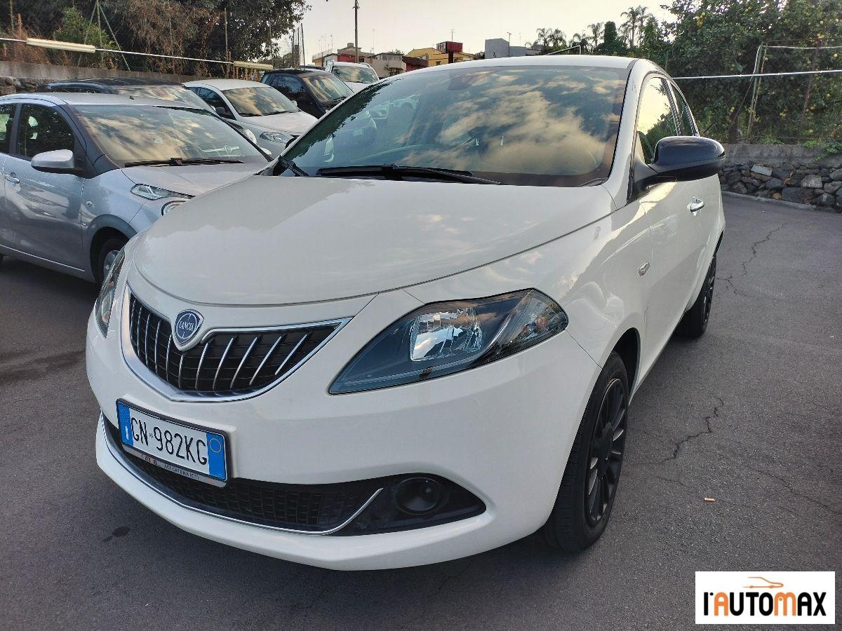 LANCIA - Ypsilon 1.0 firefly hybrid Silver s&s 70cv