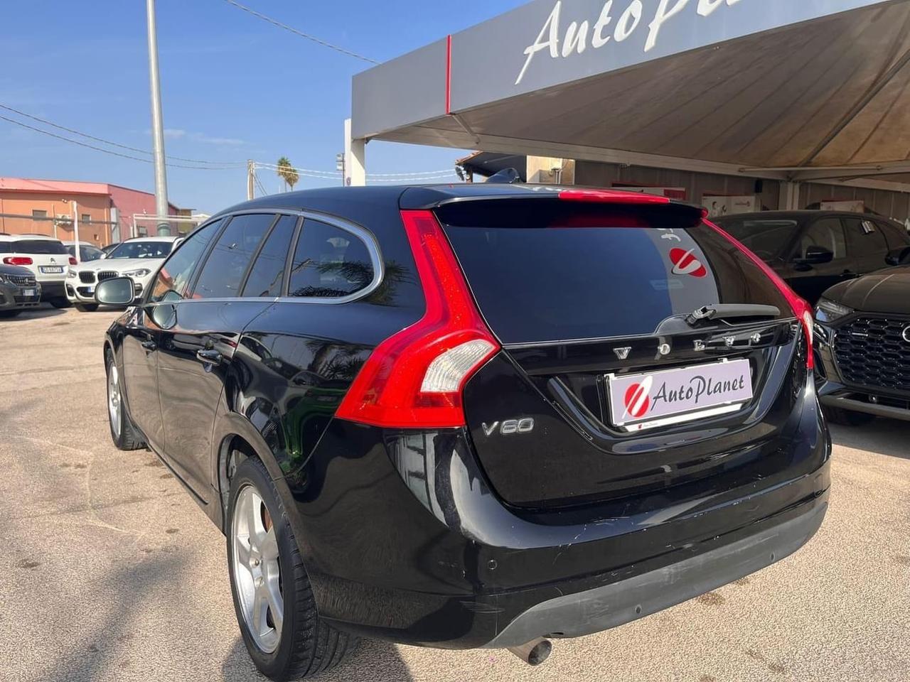 Volvo V60 D2 1.6 R-design