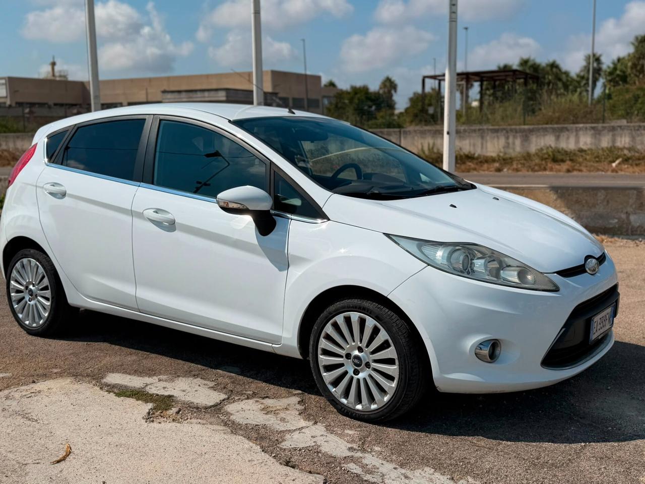 Ford Fiesta 1.4 5 porte Bz.- GPL Titanium