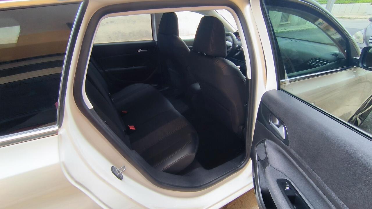 Peugeot 308 BlueHDi 130 S&S SW Allure