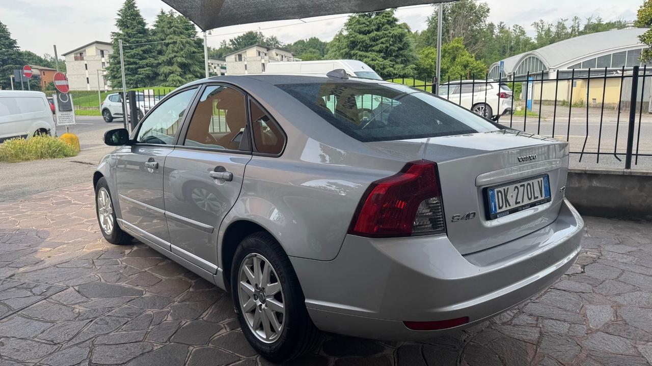 Volvo S40 2.0 D cat Momentum pari a nuova unico proprietario