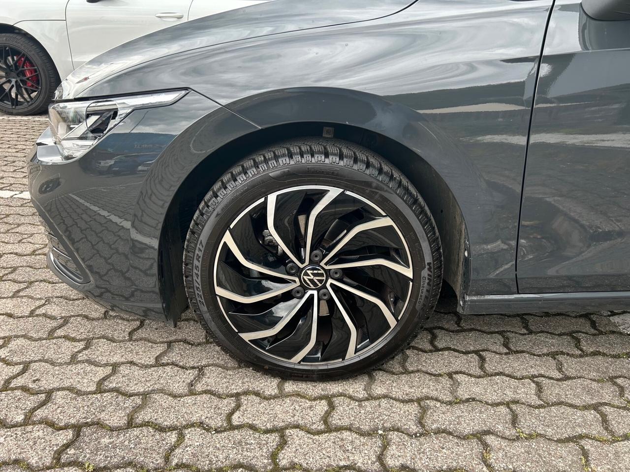 Volkswagen Golf Variant 1.5 tgi 130cv dsg GRANDINATA
