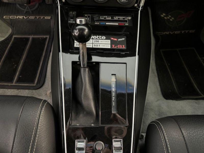 Corvette Corvette C3 Corvette 6.3 C3 Stingray Z87 350 CV 2Stroke EdelBrock