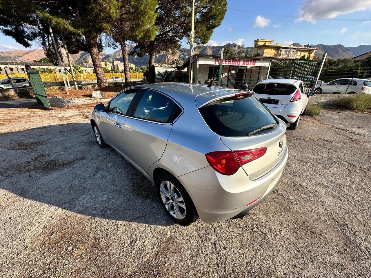 Alfa Romeo Giulietta 1.6 JTDm-2 105 CV Distinctive