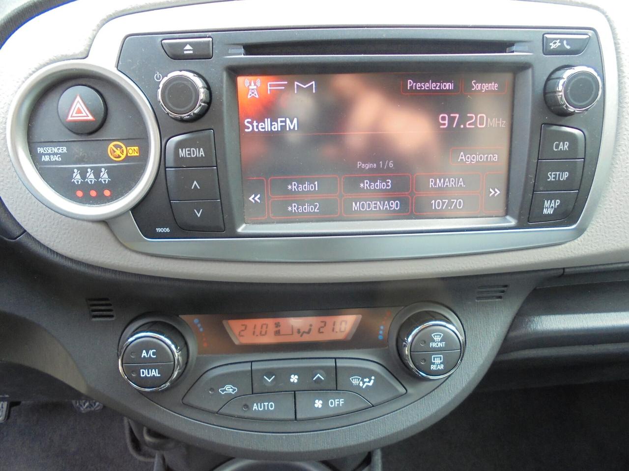 TOYOTA YARIS 1.0 VVT-i 5P LOUNGE – UNIPROPRIETARIO-