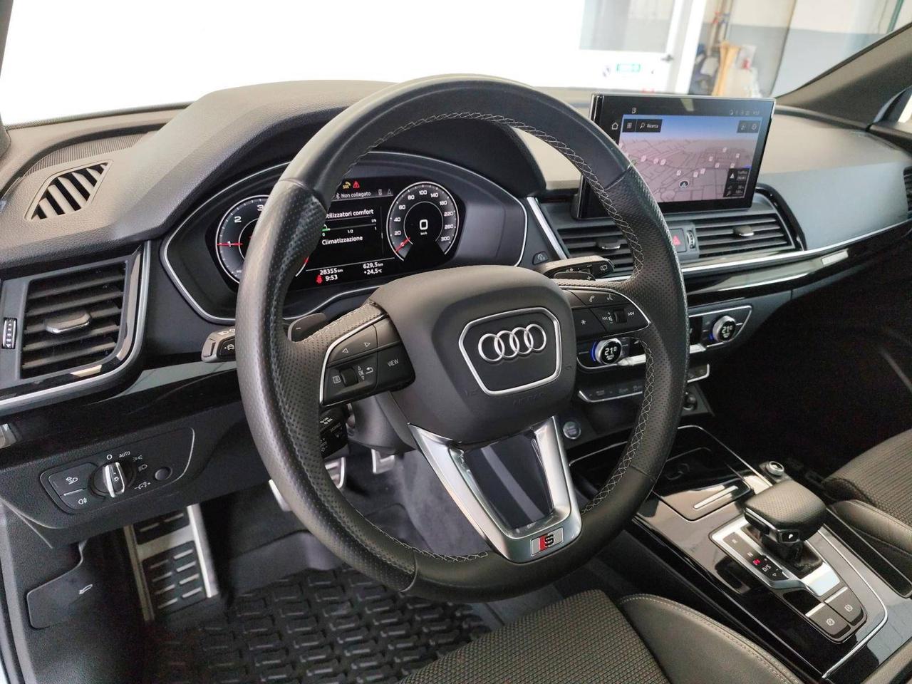 Audi Q5 Sportback 40 tdi mhev Identity Black Quattro