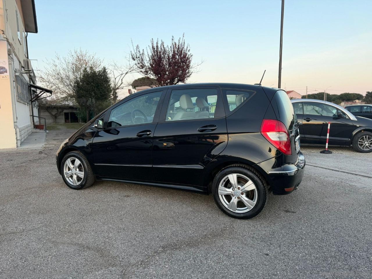 MERCEDES-BENZ A 150 BlueEFFICIENCY Avantgarde