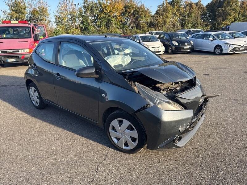 Toyota Aygo Aygo 1.0 VVT-i 69 CV 5 porte x-business MMT IVA ESPOSTA COMPRESA