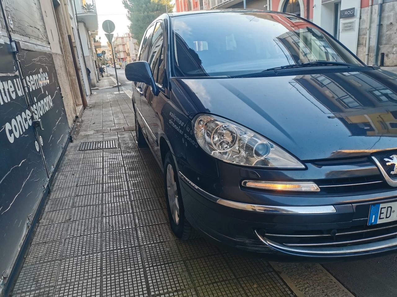 Peugeot 807 2.0 HDi 136CV FULL NAVI 7 POSTI