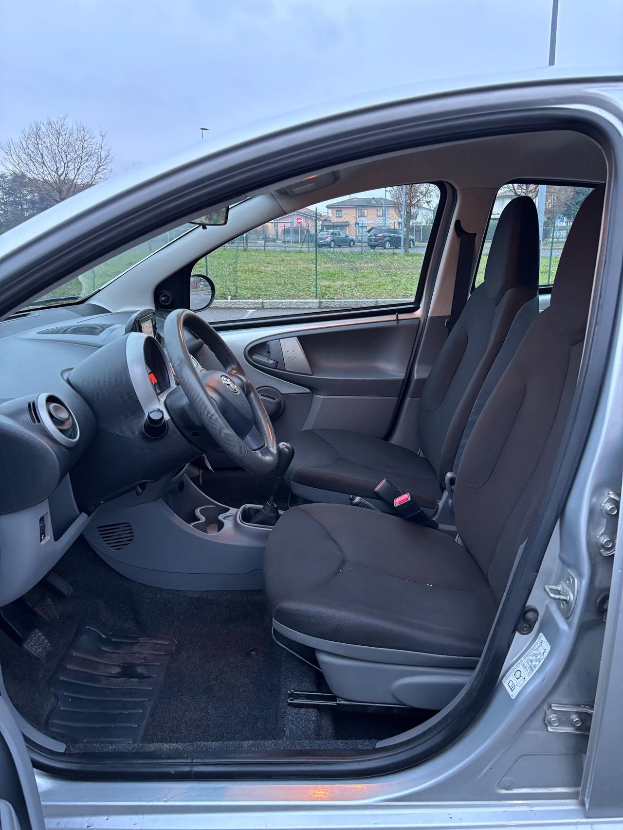 Toyota Aygo 1.0 12V VVT-i 5 porte Now Connect