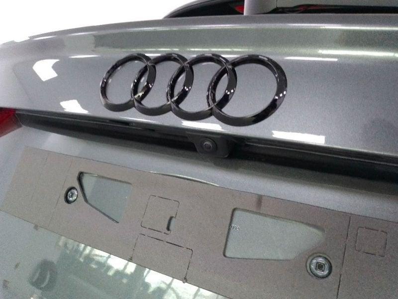 Audi Q3 Sportback 40 2.0 tdi Identity Black quattro 193cv s-tronic