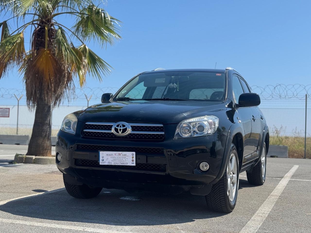 TOYOTA RAV 4 2.2D4-D 177 CV LUXURY 12 MESI DI GARANZIA