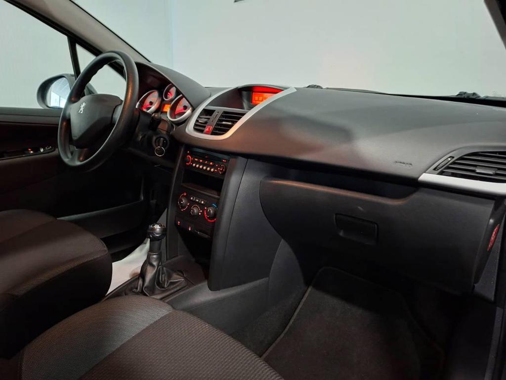 Peugeot 207 5 Porte 1.4 HDi X-Line