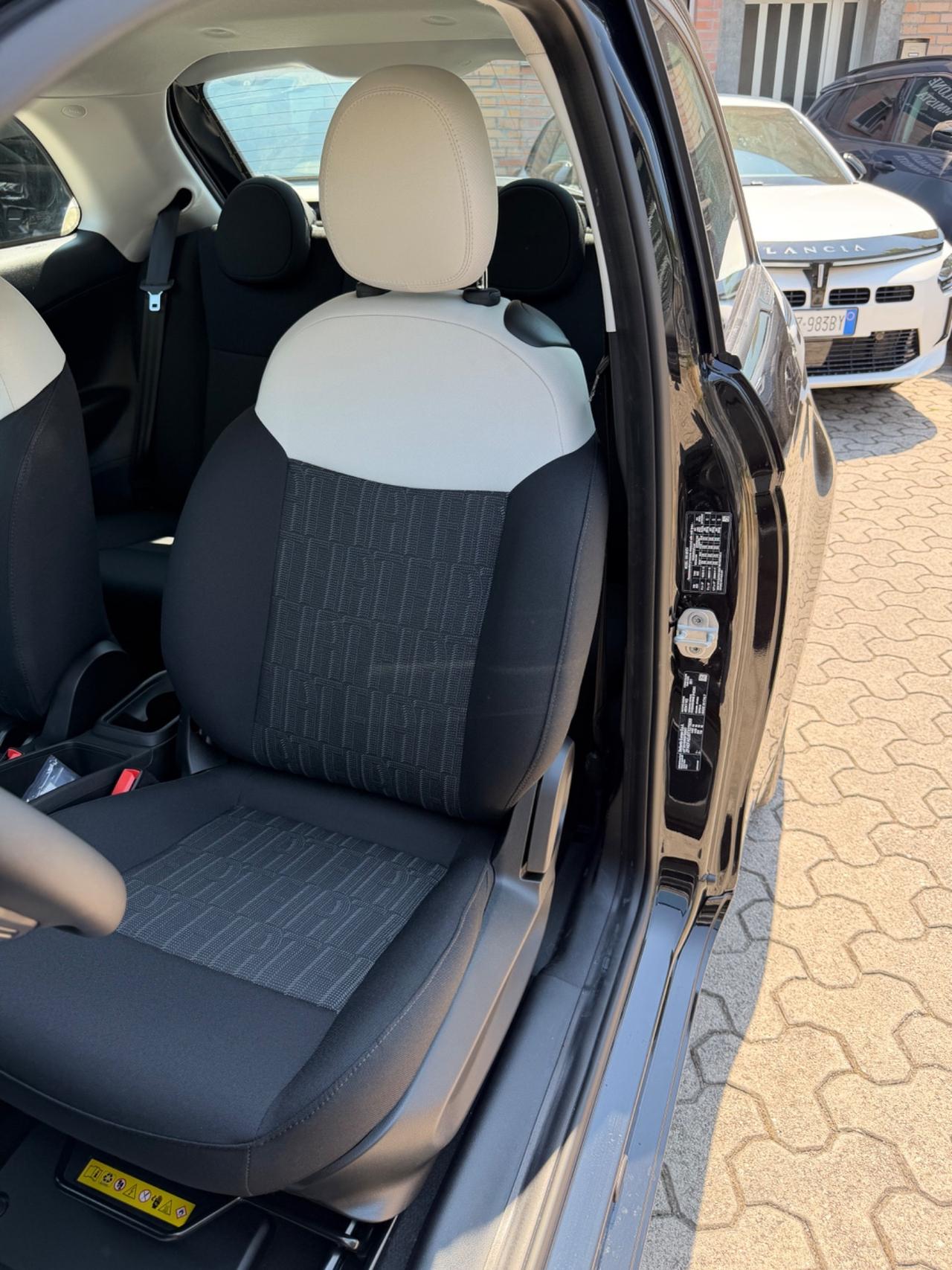 Fiat 500 Berlina Hybrid Icon