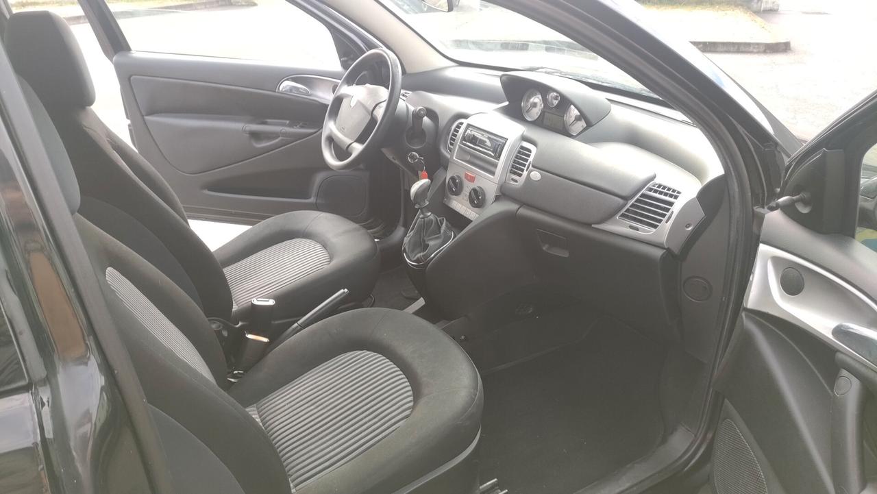 Lancia Ypsilon 1.2 bz 69CV NEOPATENTATAI - 2011