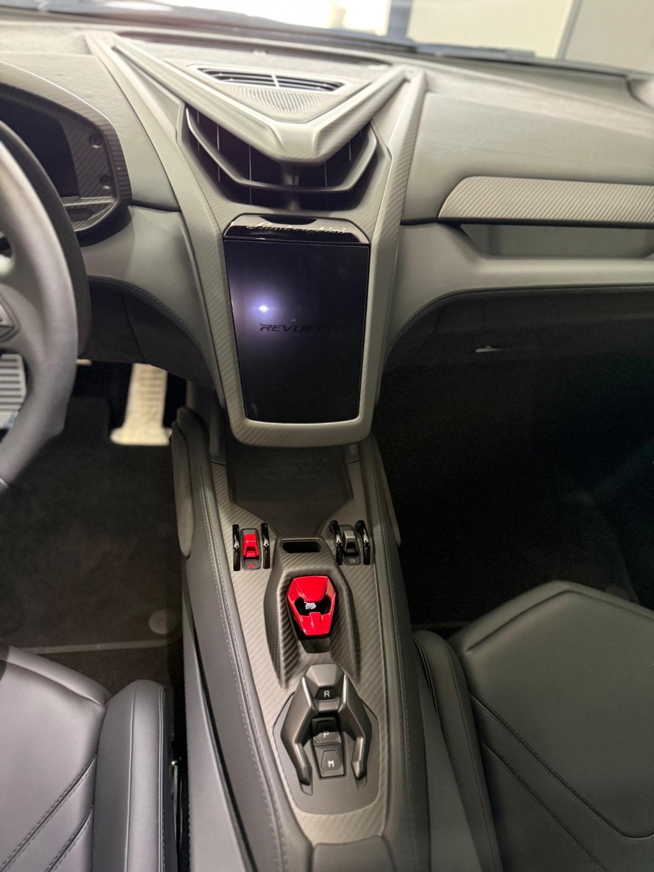 Lamborghini Revuelto 6.5 V12