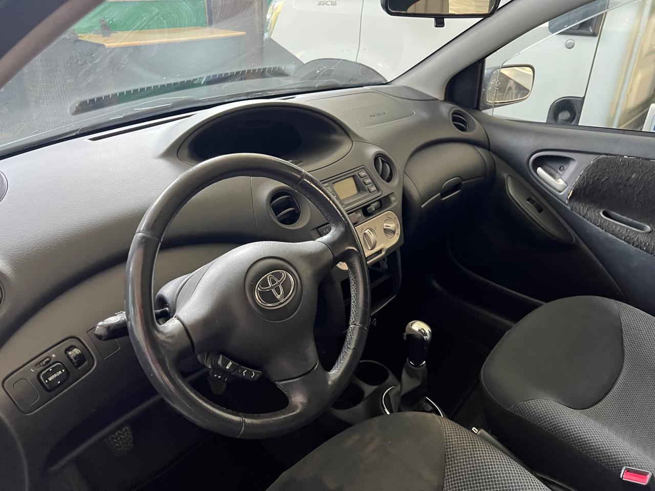 Toyota Yaris 1.0i 16V cat 3 porte Sol