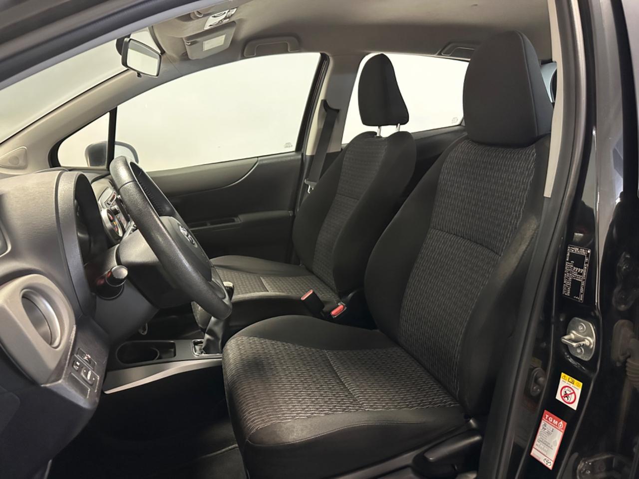 TOYOTA YARIS 1.0 NEOPATENTATI 69CV GARANZIA UNIPRO