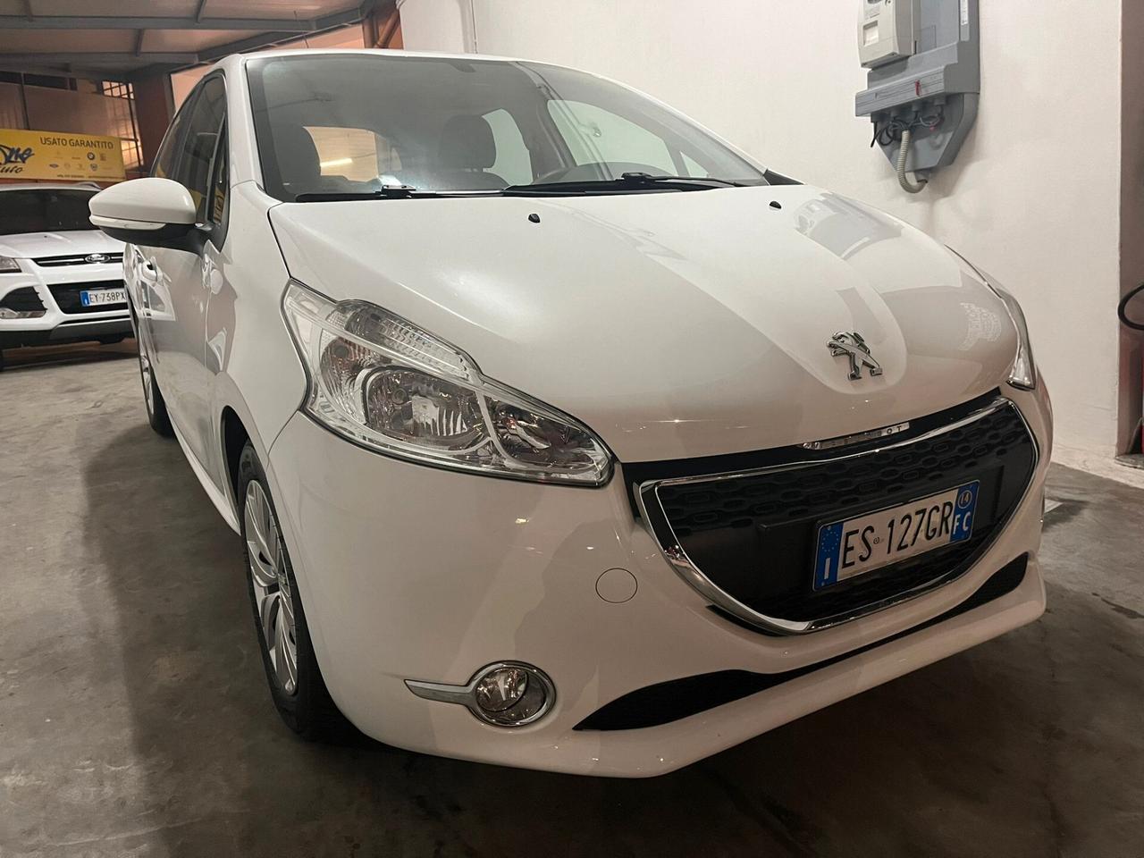 Peugeot 208 1.4 HDi 68 CV 5 porte Allure