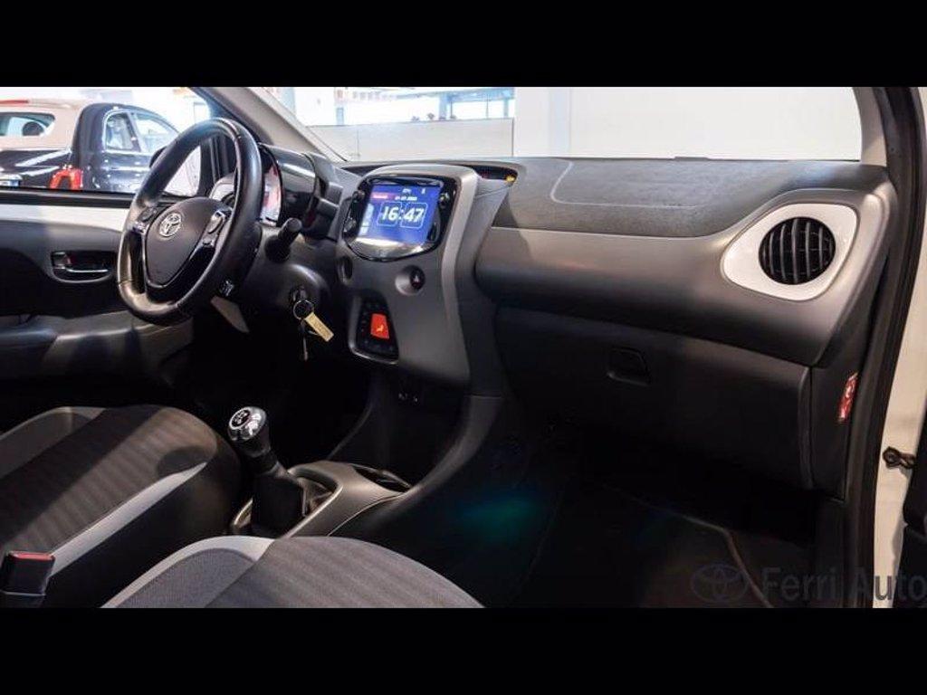 TOYOTA Aygo 5p 1.0 x-play 72cv del 2021