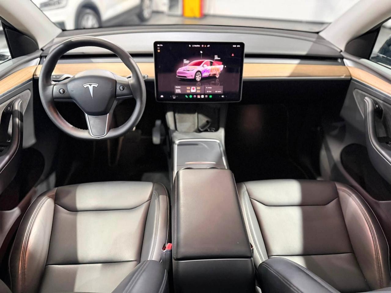 Tesla Model Y Long Range 2024